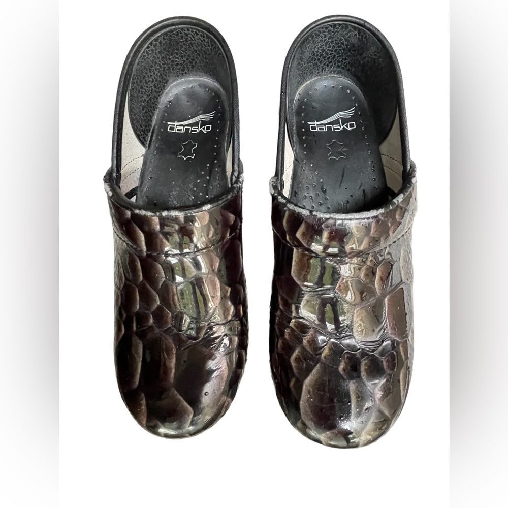 Dansko Snake Print Professional Clogs Size 7.5 - image 2